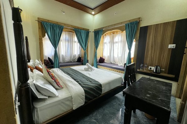 Family Room (4)